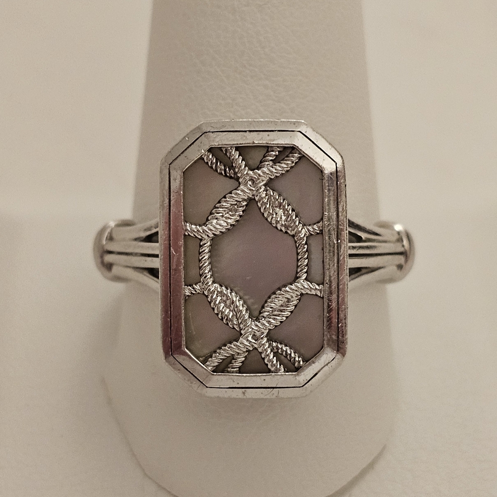 Judith Ripka 925 Sterling Mother of Pearl Ring Size 11.25